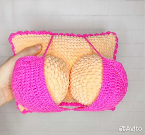 Вязаная подушка 