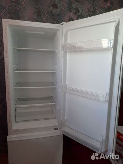 Холодильник Dexp TF275D