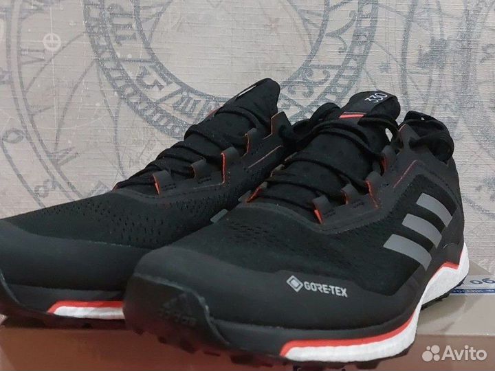 Треккинговые кроссовки Adidas terrex boost gtx