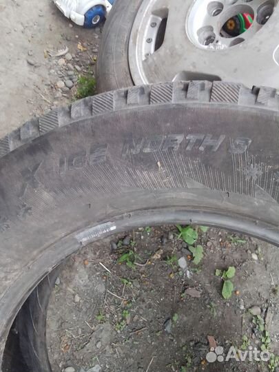 Michelin X-Ice North 3 215/65 R16