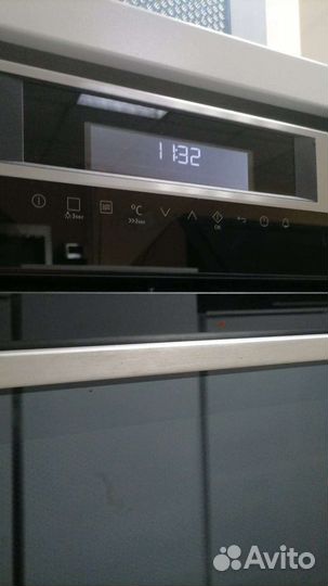 Духовой шкаф с функцией свч AEG