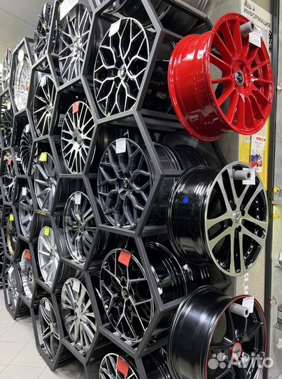 Литой диск 1010 R17 7.0 4*100 ET45 d60.1 Камрики