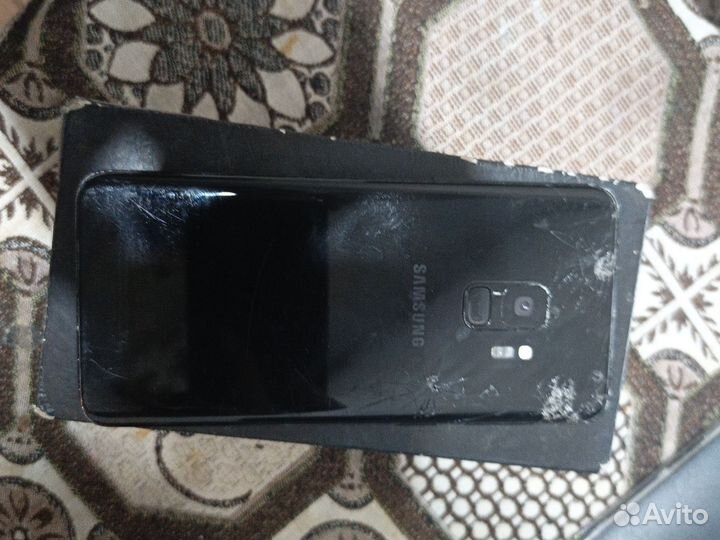 Samsung Galaxy S9, 4/64 ГБ