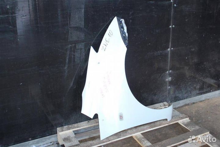 Крыло переднее правое toyota wish