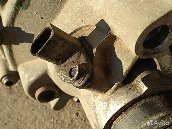 Skoda Fabia (99-07) 1,2 12V/1,4 кпп-5 02T301103K