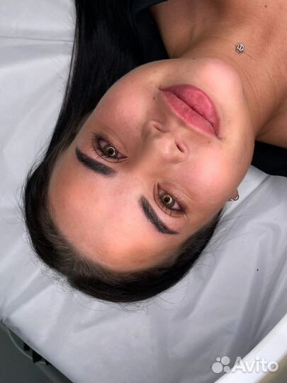 Мастер перманентного макияжа и мастер бровист