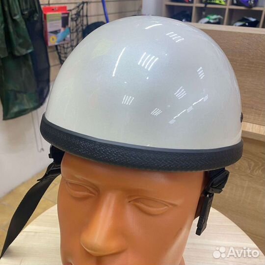 Белая перламутровая каска Daytona