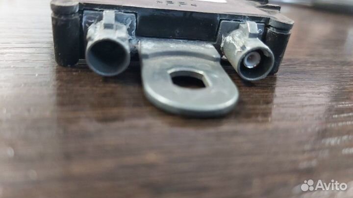 Усилитель антенны передний Mercedes R 350 W251