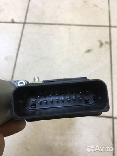 Мотор стеклоподъемника задний правый Volkswagen