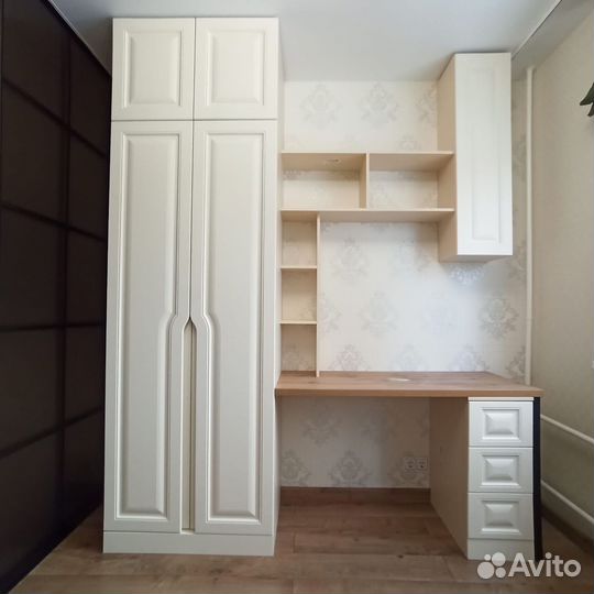 Рабочая зона у окна IKEA