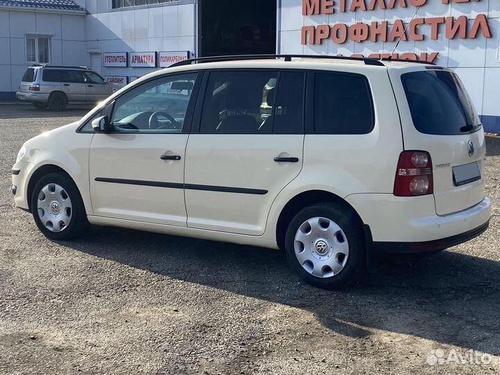 Volkswagen Touran 1.4 AMT, 2010, 281 000 км