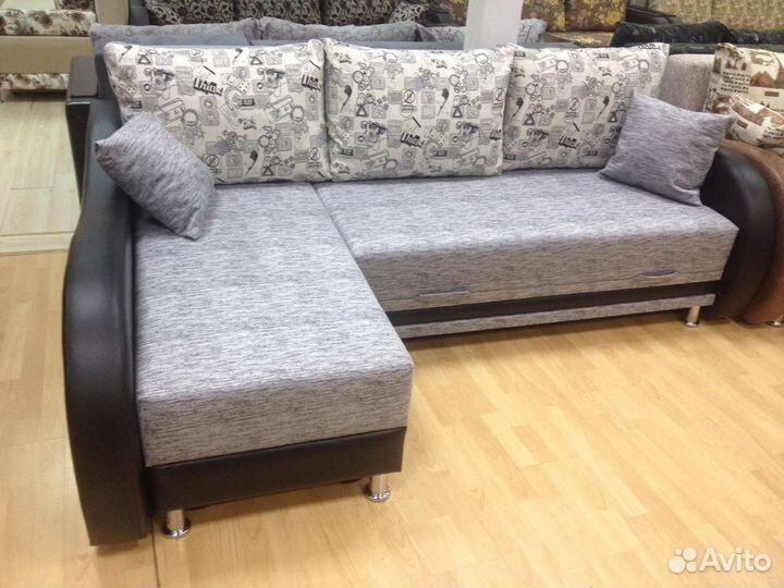 Угловой диван 3200