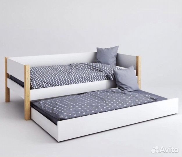 Детская кровать из массива