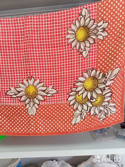 Красивый винтажный, шелковый платок. 84х84см