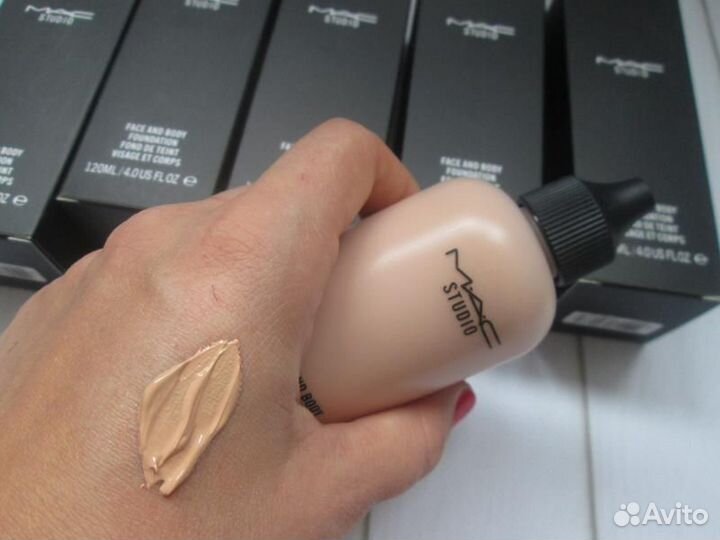 Тональный крем MAC