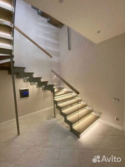 Лестница на металлокаркасе