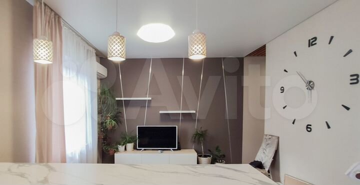 2-к. квартира, 48 м², 1/3 эт.