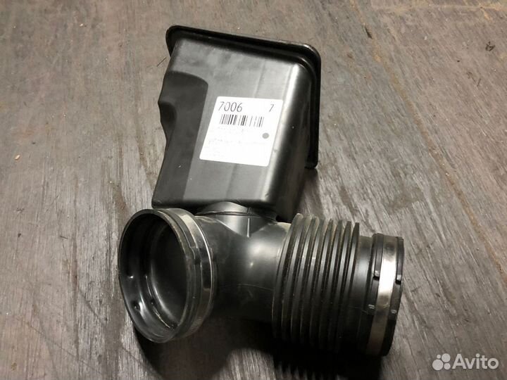 Патрубок воздушного фильтра BMW F10