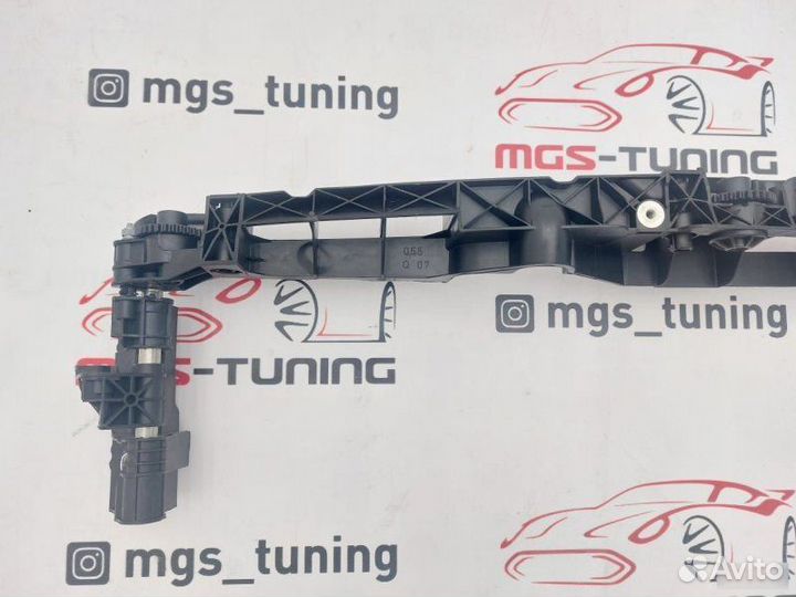 Опора решетки радиатора на E-Class W212 13-16гг