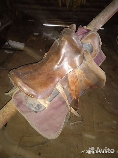 Сани для лошади, седло, упряжь