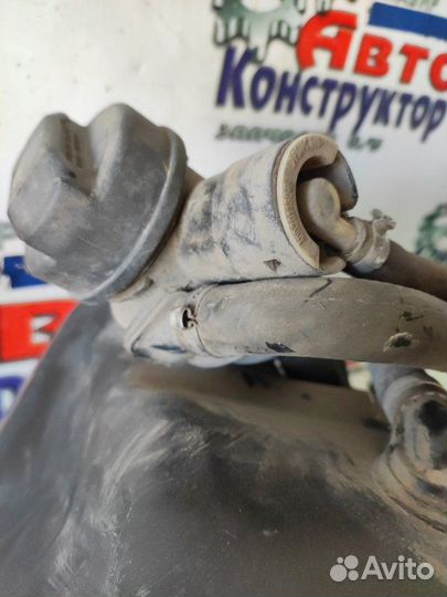 Горловина топливного бака Audi A8 4.2 Quattro