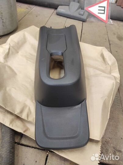 Центральный тоннель пола на LADA Vesta