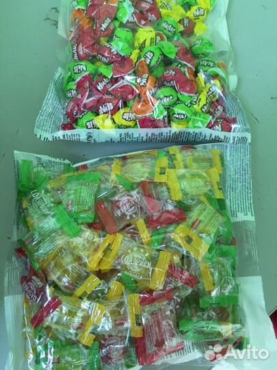 Шапка шлем, телефон 3 шт, игровые конфеты 4 шт