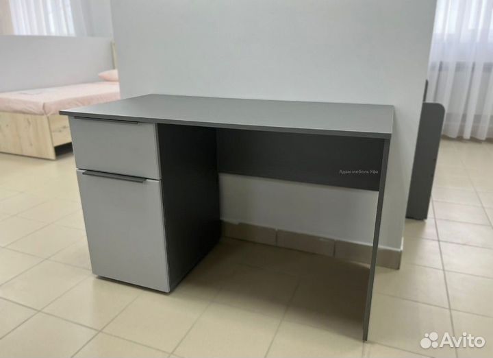 Письменный стол