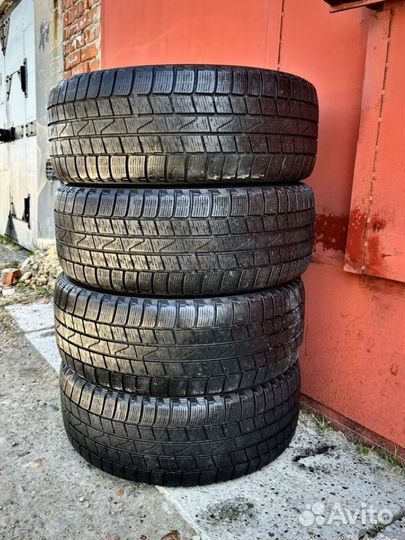 Hankook Winter I'Cept IZ2 215/55 R16