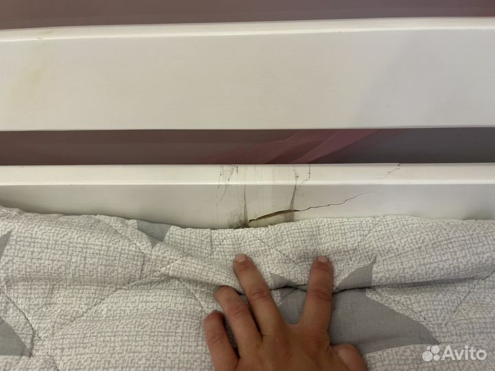 Детская кровать домик из массива бу