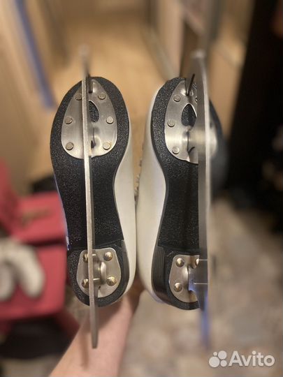 Коньки фигурные 36 размер