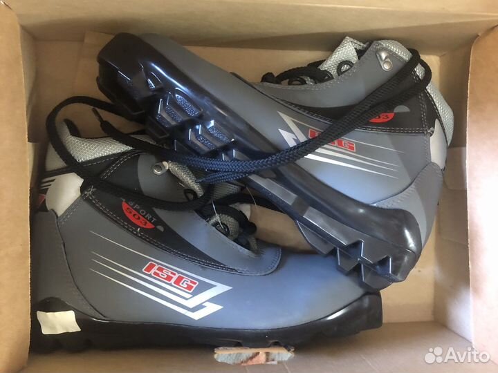 Лыжные ботинки