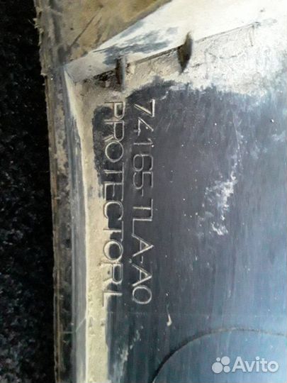 Накладка на крыло передняя левая Honda Cr-V 5