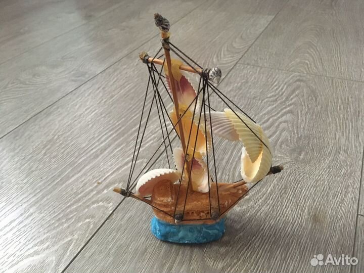 Кораблик статуэтка из ракушек