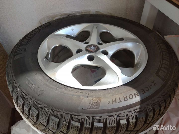 R16 Michelin X-Ice North 4 215/65, PCD 5x112 DIA 66.6