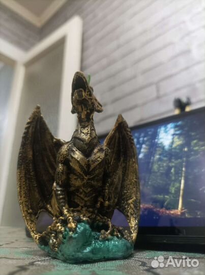 Дракон на камне