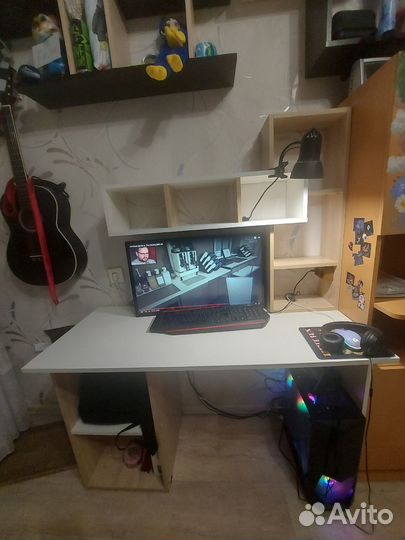 Компьютерный стол