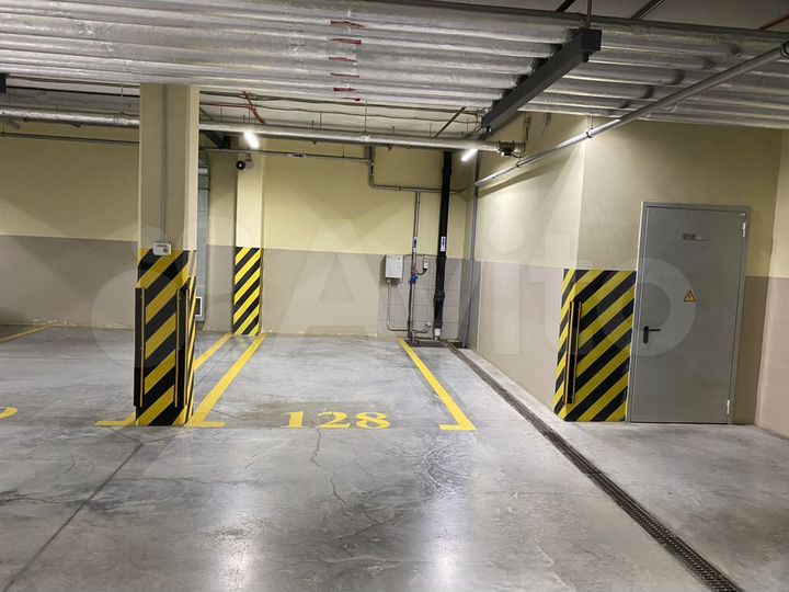 Машиноместо, 14 м²