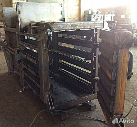 Пресс для макулатуры горизонтальный. Пэт. Пластик