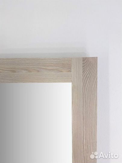 Зеркало в раме 175/75