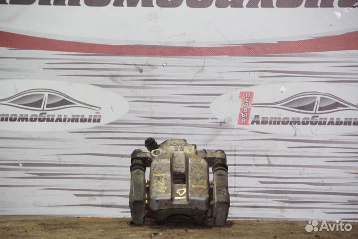 Суппорт зад лево c Toyota Sai AZK10 2AZ-FXE