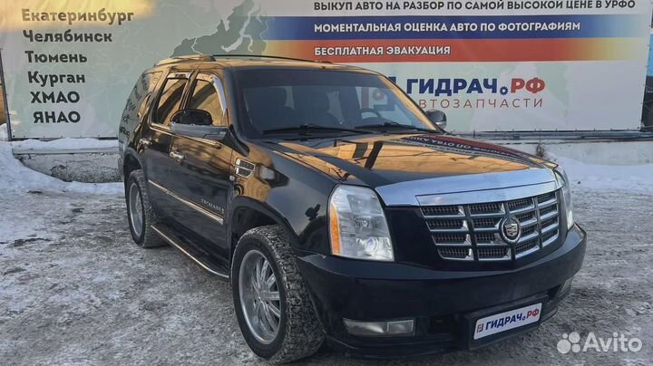 Дефлектор воздушный на торпедо Cadillac Escalade I