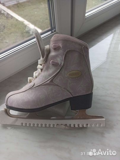 Коньки фигурные roces