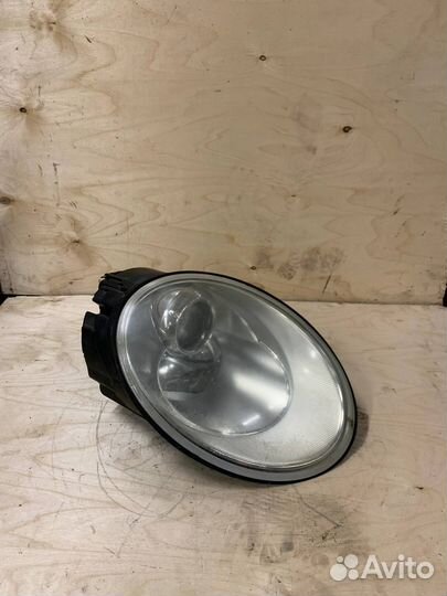 Фара передняя правая Volkswagen Beetle галоген