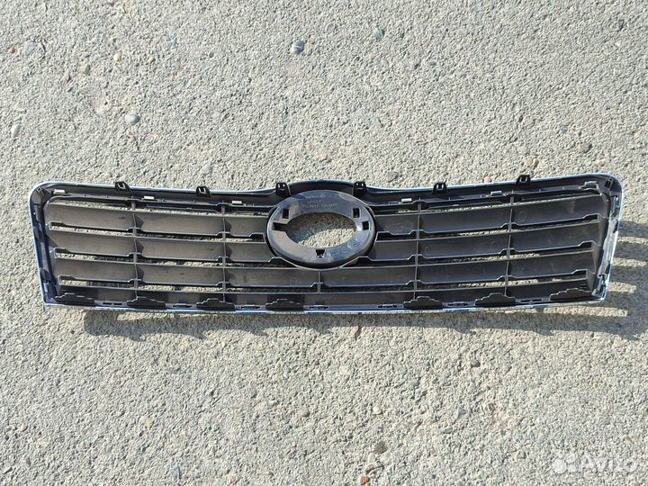 Решетка радиатора Toyota Avensis 250 2002-10 Китай