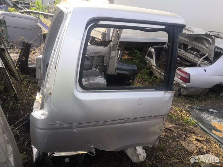 Задняя часть с дефектами town ace noah