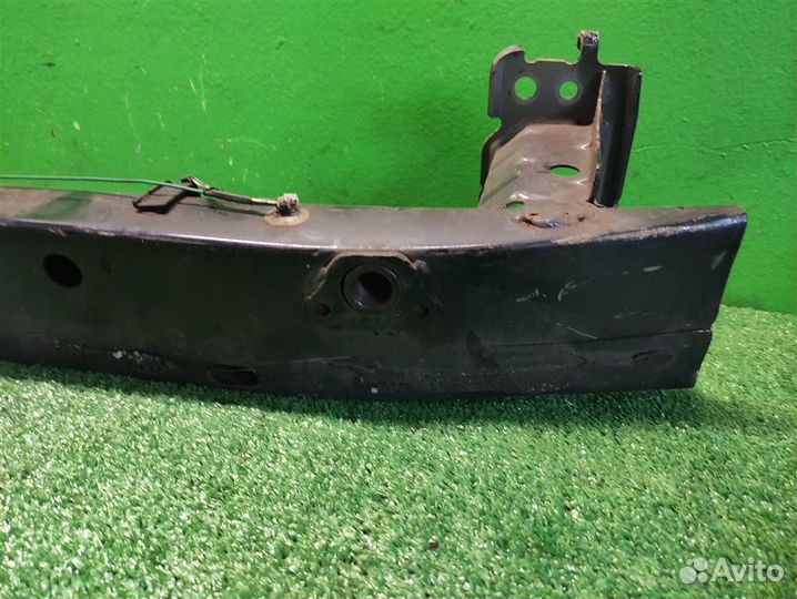 Усилитель бампера переднего Toyota Auris E150 2009