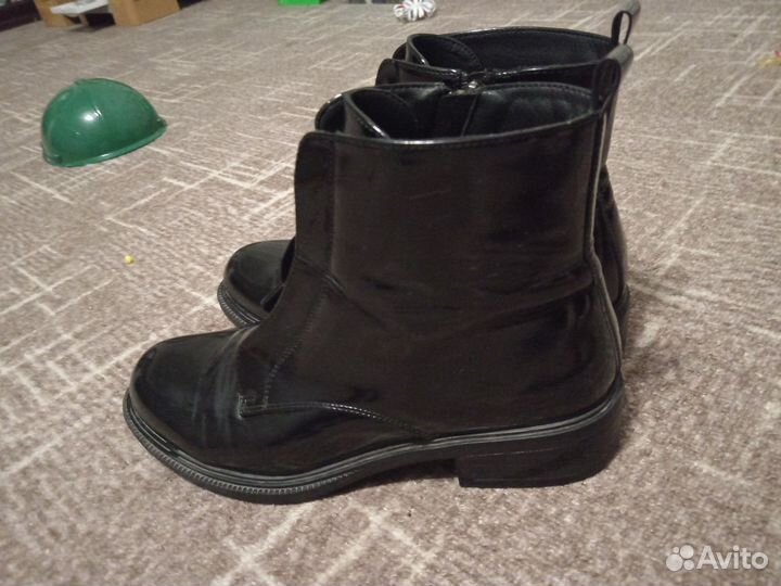 Ботинки лакированные