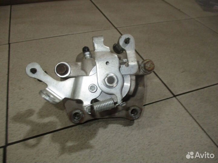 Суппорт задний правый Peugeot Partner 2