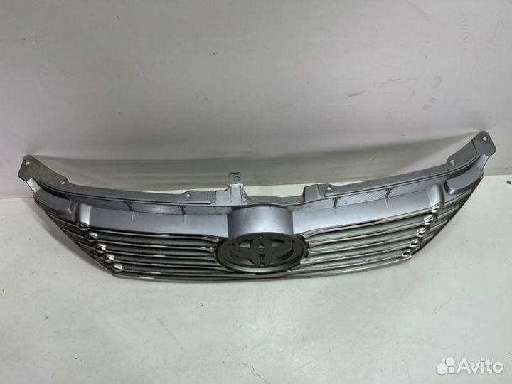 Решетка радиатора передняя Toyota Camry V50